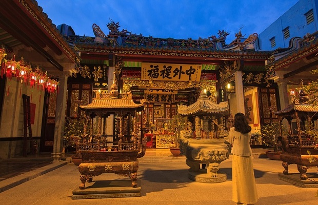 địa điểm lễ chùa đầu năm linh thiêng nhất Sài Gòn chùa ông