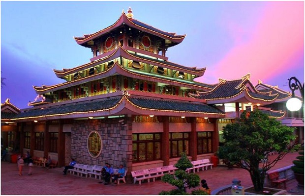 địa điểm lễ chùa đầu năm linh thiêng nhất Sài Gòn miếu bà sứ núi sam