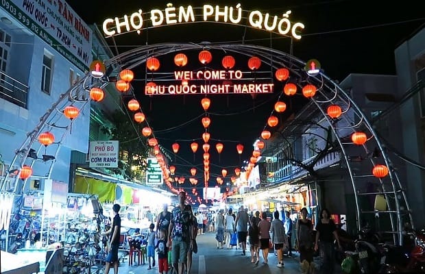 Chợ đêm gần Novotel Phú Quốc