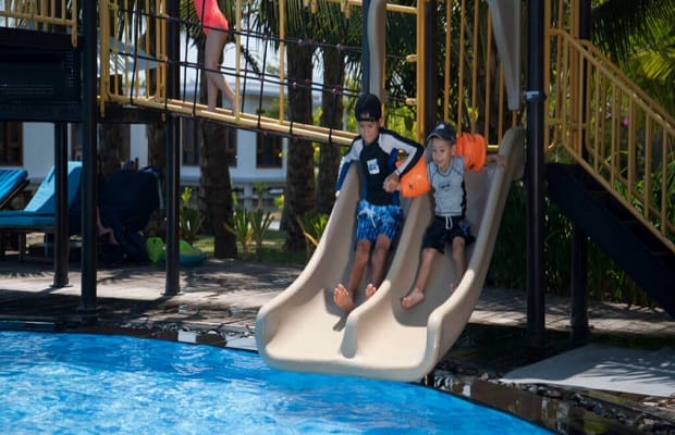 hồ bơi của duyên hà cam ranh resort review