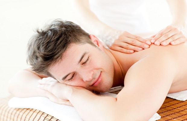 Liệu pháp massage thư giãn cho phái mạnh