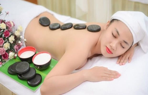 phương pháp massage body đá nóng
