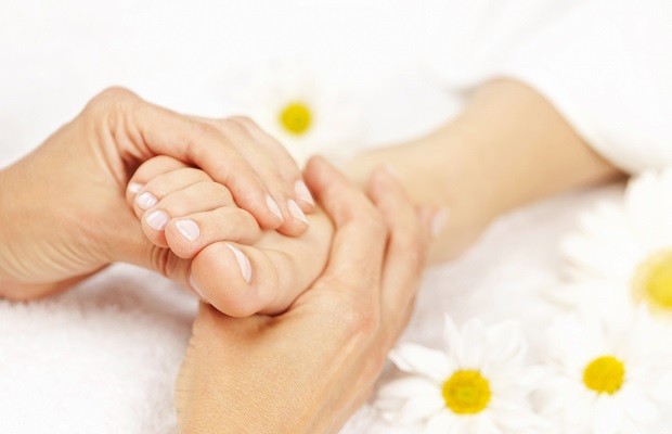 massage body trị liệu - Massage chân cải thiện giấc ngủ