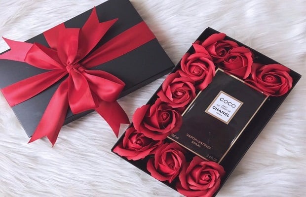 Tặng hộp hoa hồng sáp dịp valentine