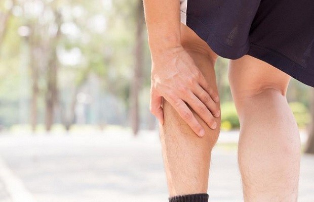 chú ý khi đau cơ bắp chân khi chơi thể thao