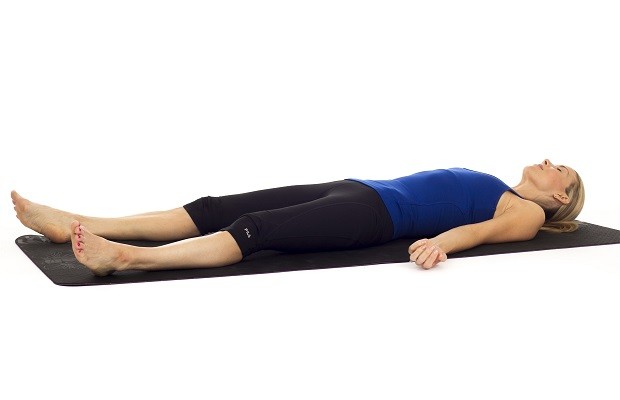 tư thế thể dục yoga giảm mỡ bụng thư giãn