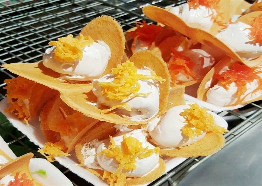 Văn hóa ẩm thực đường phố Thái Lan - Bánh ngọt Khanom Buang 