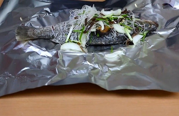 Cá chẽm làm món gì ăn ngon - Món cá chẽm nướng giấy bạc thơm bùi 