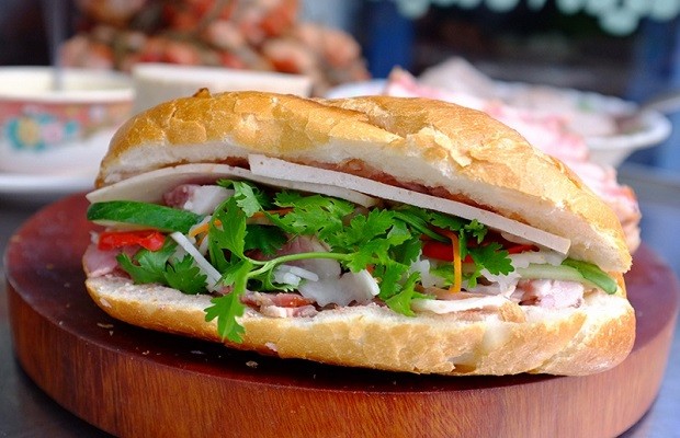 Đặc sản Sài Gòn là món gì - Bánh mì 
