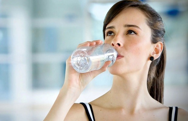 Các món ăn tốt cho tim mạch - Nên uống đủ nước