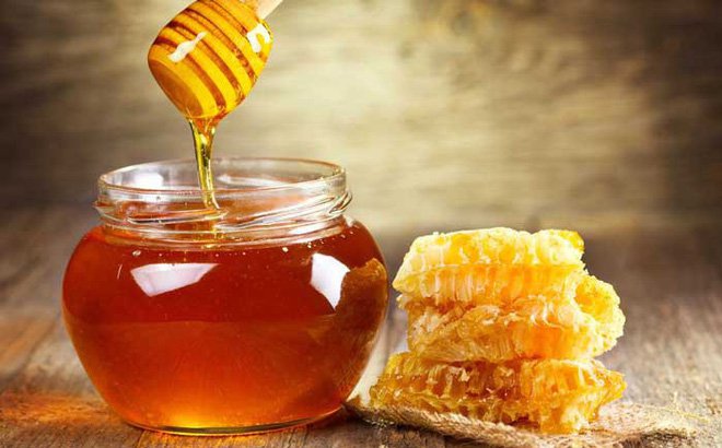 Cách trị đau họng rát cổ tại nhà hiệu quả bằng mật ong 
