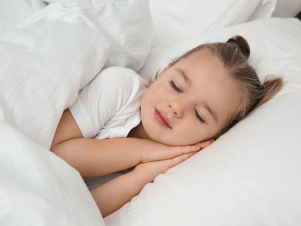 ngủ đủ giấc là một trong những cách tăng sức đề kháng mùa dịch