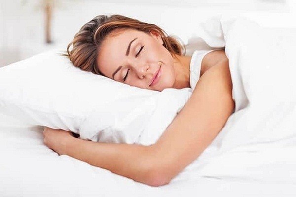 Giúp ngủ ngon hơn là một lợi ích của thể dục thể thao đối với bản thân và xã hội