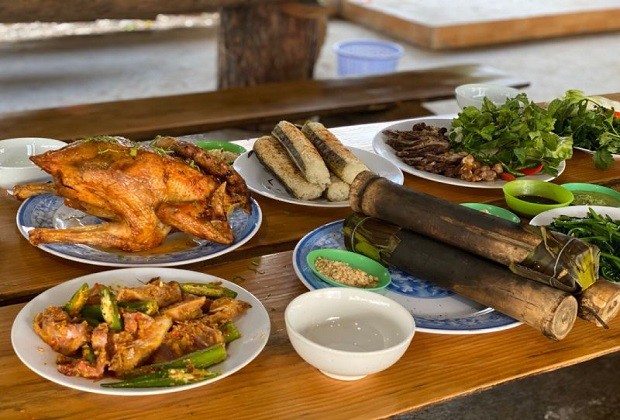 cơm lam gà nướng các món ăn nổi tiếng ở Đà Lạt