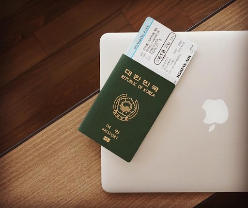 Điều kiện đi du lịch Hàn Quốc - hộ chiếu là điều kiện đầu tiên