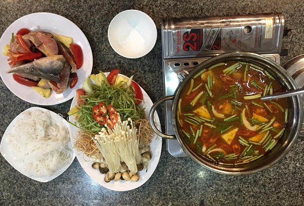 các món ăn nổi tiếng ở Đà Lạt lẩu cá tầm ngư sơn