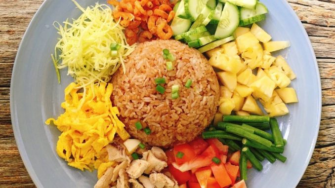 đồ ăn đường phố Thái Lan cơm chiên thái