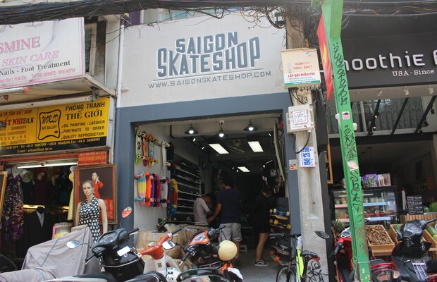Sài Gòn Skate Shop chuyên bán ván trượt ở HCM.