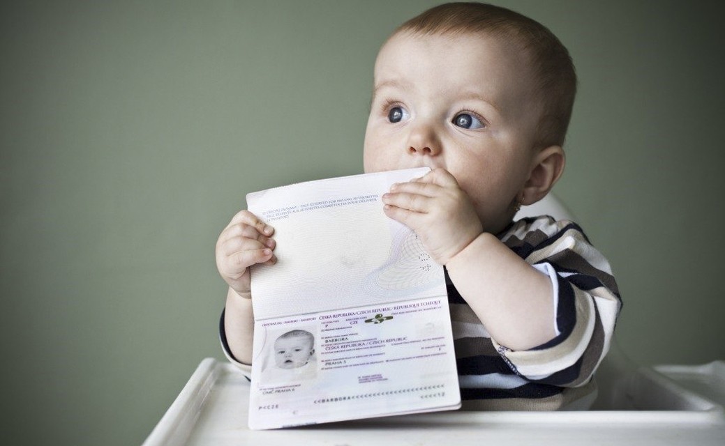 bao nhiêu tuổi được làm hộ chiếu-thủ tục hộ chiếu cho trẻ em