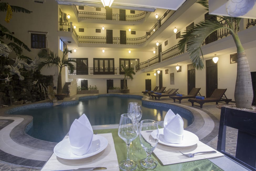 khách sạn Hội An giá rẻ-khách sạn Acacia Heritage Hotel có bể bơi phục vụ cho du khách