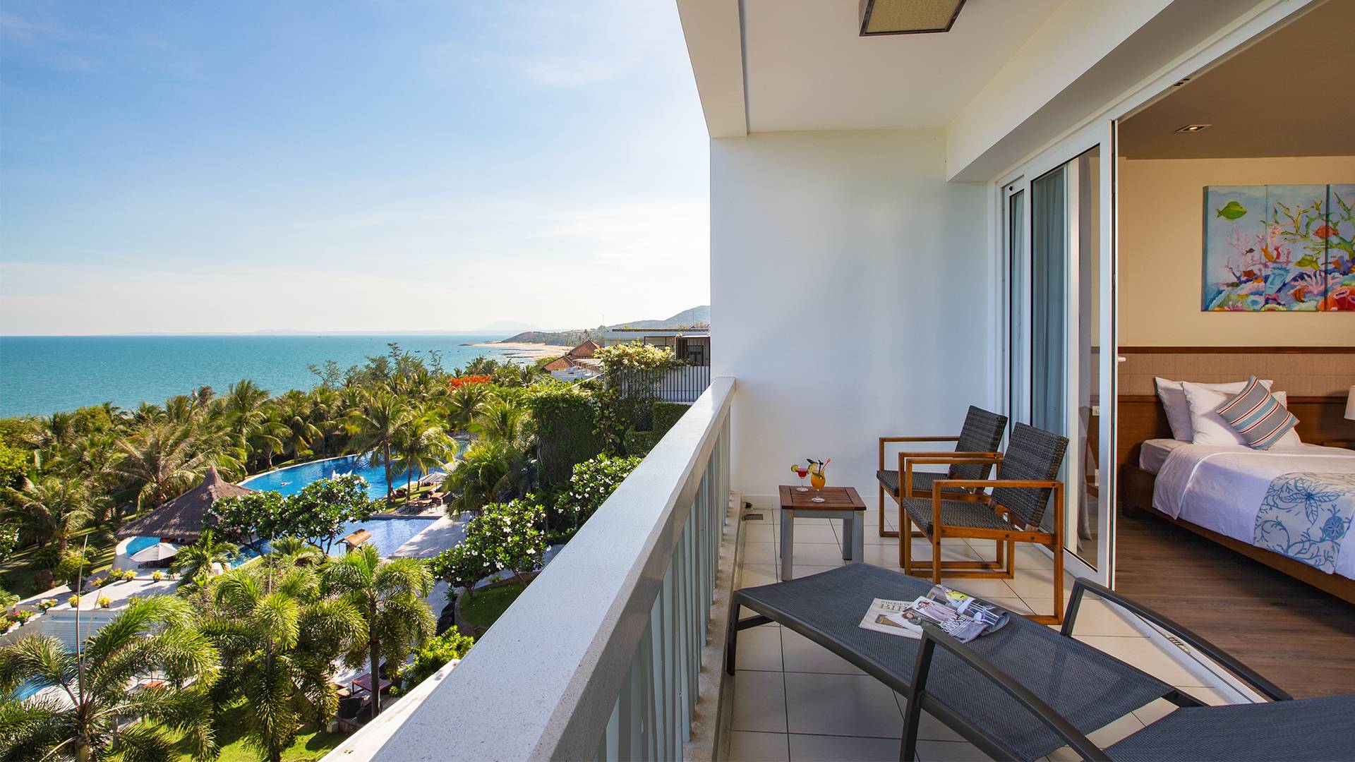 Khách sạn Phan Thiết gần biển-khách sạn The Cliff Resort & Residences Phan Thiết