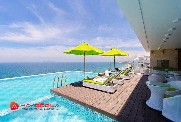 khách sạn đà nẵng view biển hồ bơi vô cực - Mandila Beach Hotel
