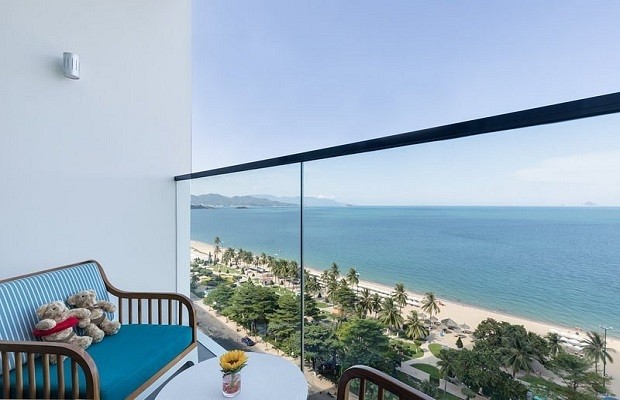khách sạn Nha Trang có ghế tình yêu có view ngắm biển đẹp