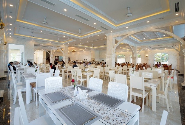 Khách sạn Phú Quốc gần biển giá rẻ - Nhà hàng tại Thiên Thanh Resort