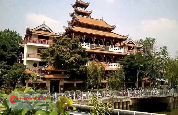 Địa điểm check in Sài Gòn - Chùa Pháp Hoa