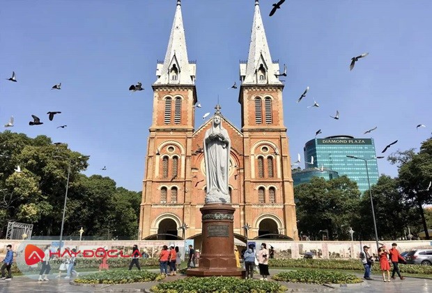 địa điểm du lịch Sài Gòn trong ngày - nhà thờ Đức Bà
