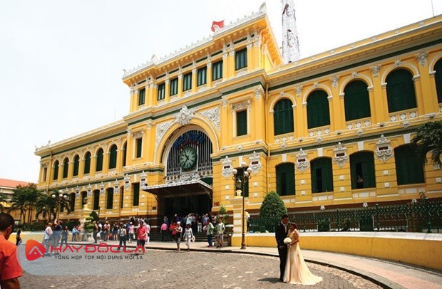 địa điểm du lịch Sài Gòn trong ngày - Bưu điện thành phố Hồ Chí Minh