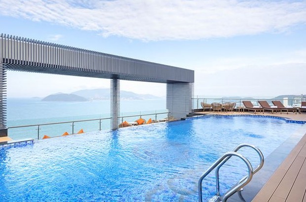khách sạn Nha Trang có hồ bơi sạch sẽ