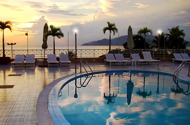 tìm kiếm khách sạn Nha Trang có hồ bơi 