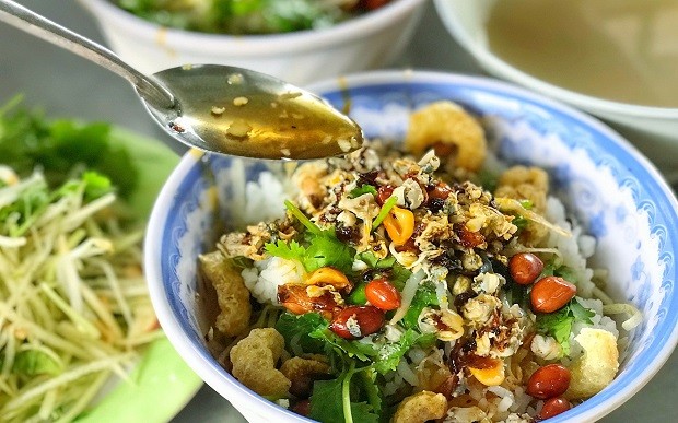 Quán ăn ngon Huế - Cơm hến Hoa Đông