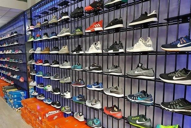 shop giày sneaker cmt8 - gia phát