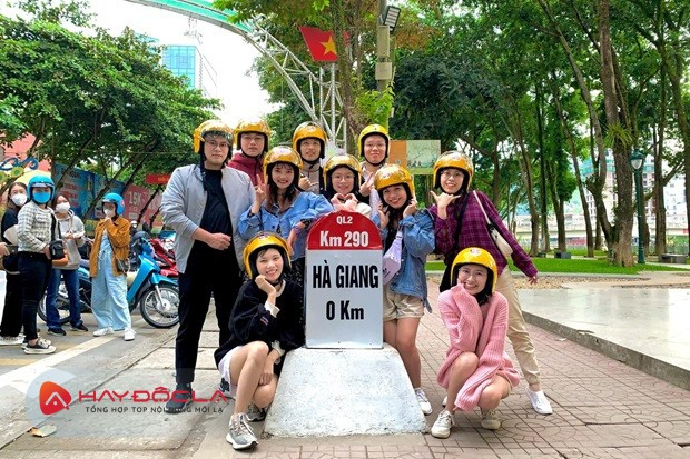 địa điểm check in Hà Giang - cột mốc km0