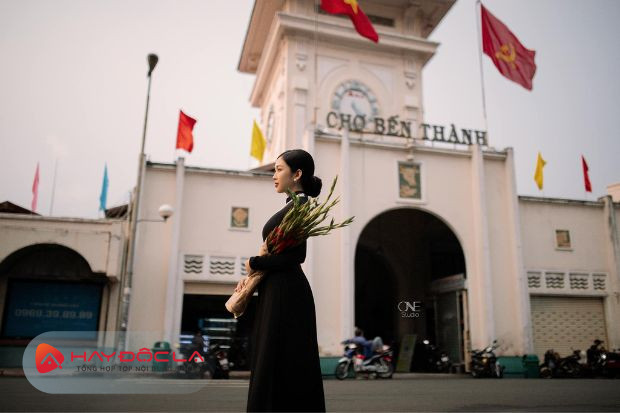 Chợ Bến Thành là địa điểm du lịch thành phố Hồ Chí Minh nổi tiếng