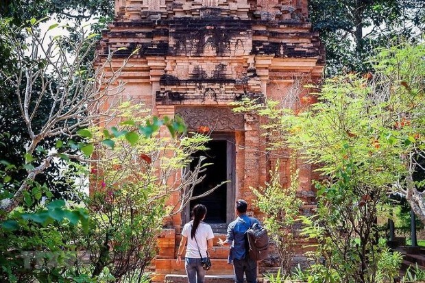 Địa điểm du lịch Tây Ninh - Tháp cổ Bình Thạnh