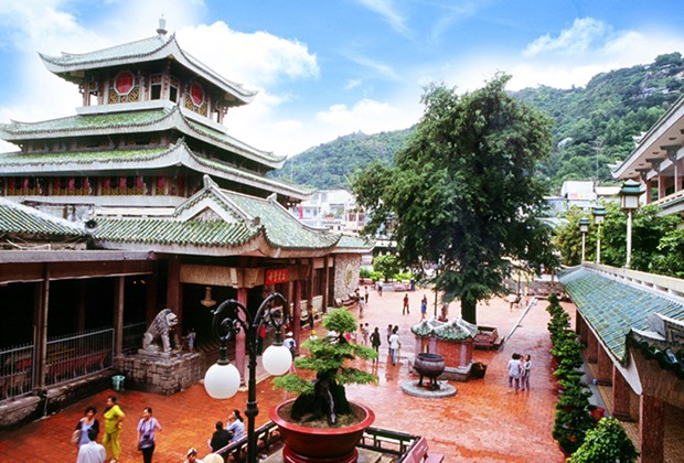 chùa ở Châu Đốc nổi tiếng nhất