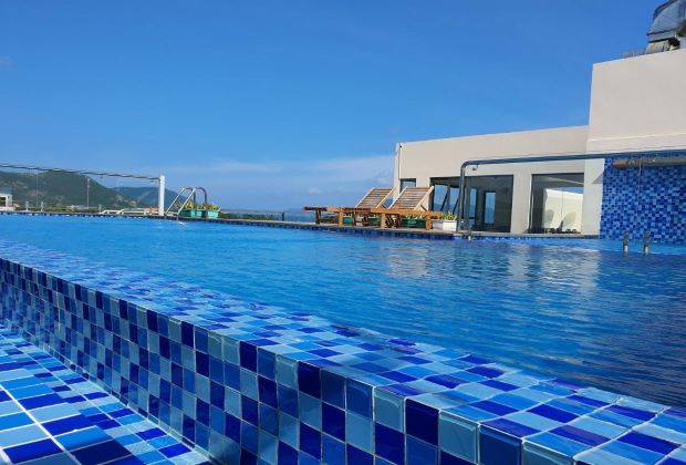 Khách sạn Côn Đảo có hồ bơi rộng lớn