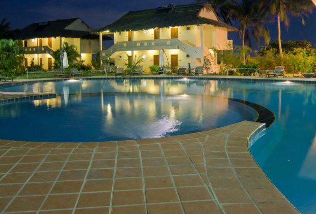 Khách sạn Côn Đảo có hồ bơi lãng mạn