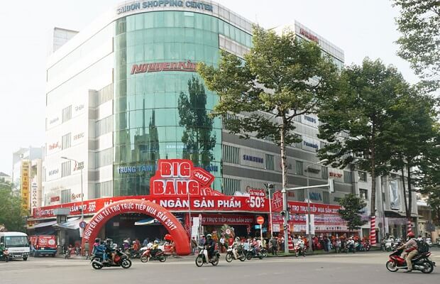 Cửa hàng bán đồ điện tử - Trung tâm Điện máy Sài Gòn Nguyễn Kim 