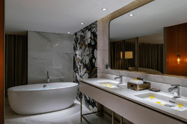 khách sạn Hà Nội có bồn tắm kiêu sa