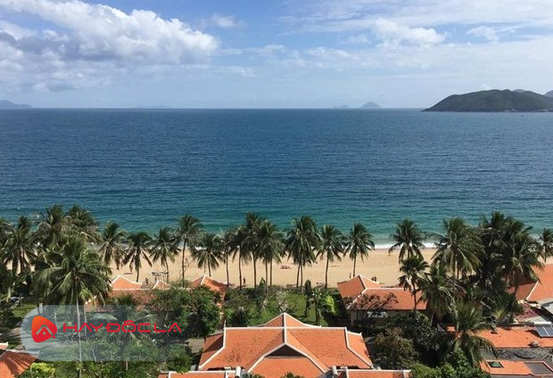 lựa chọn khách sạn Nha Trang có bãi biển riêng