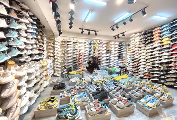 shop bán giày sneaker ở hà nội nổi tiếng