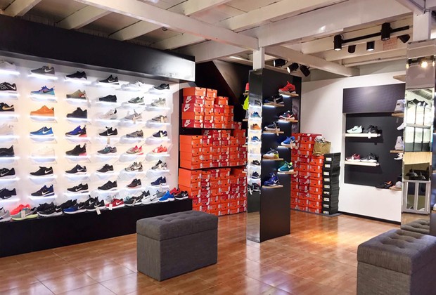 shop bán giày sneaker ở hà nội có giảm giá