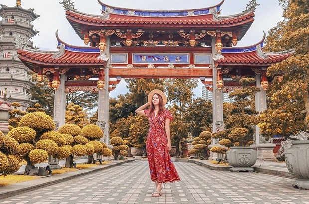 du lịch Singapore 2022 - trang phục tham quan chùa, cung điện