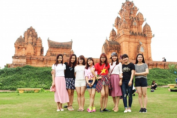 khu du lịch sinh thái Đồng Mô - Làng văn hóa các dân tộc Việt Nam
