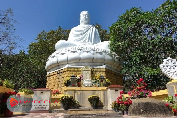 Chùa Thích Ca Phật Đài là một trong các khu du lịch Vũng Tàu