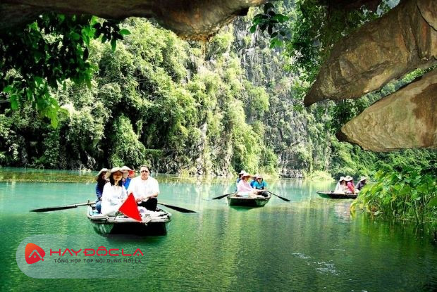 Suối nước nóng Kênh Gà là địa điểm du lịch Ninh Bình